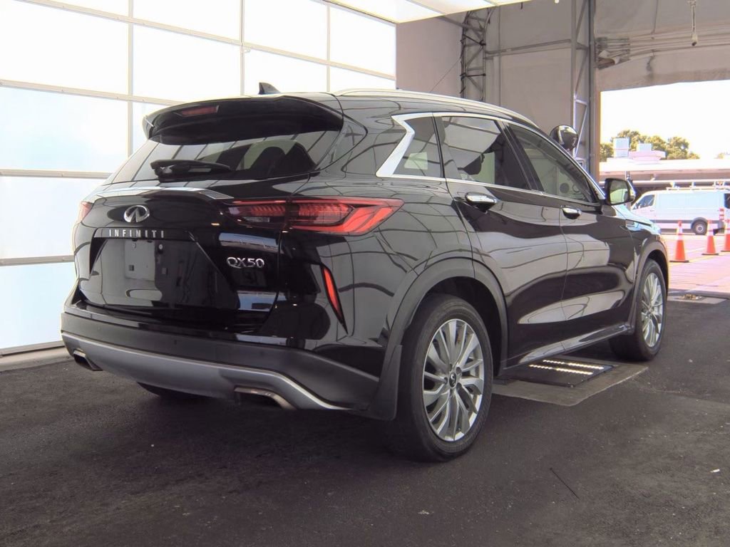 Certified 2023 INFINITI QX50 Luxe FWD image 13