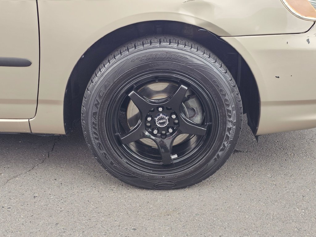 Used 2004 Toyota Corolla CE w/ Preferred Accessory Pkg FWD image 9