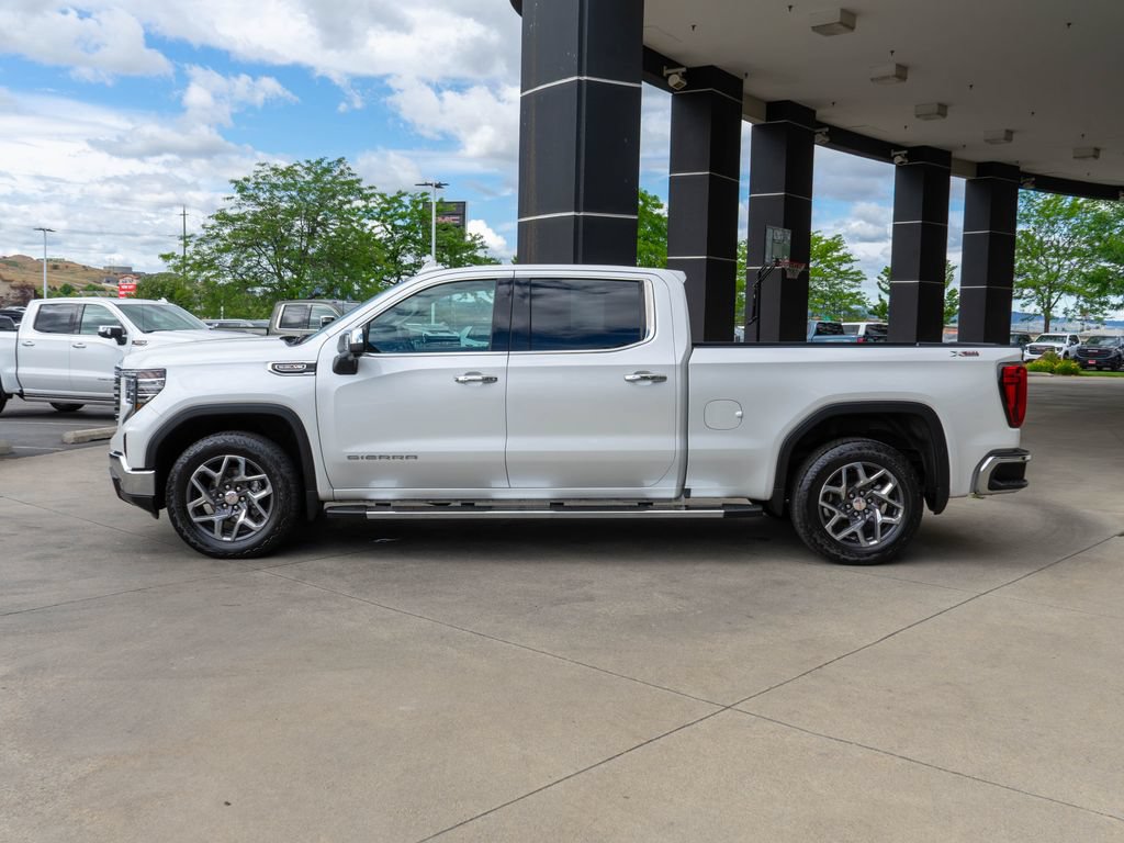 Certified 2023 GMC Sierra 1500 SLT w/ SLT Premium Package AWD/4WD image 4