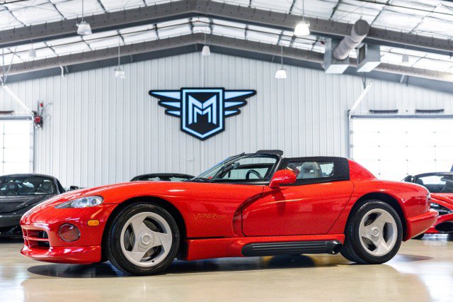 Used 1993 Dodge Viper RT/10 RWD image 1
