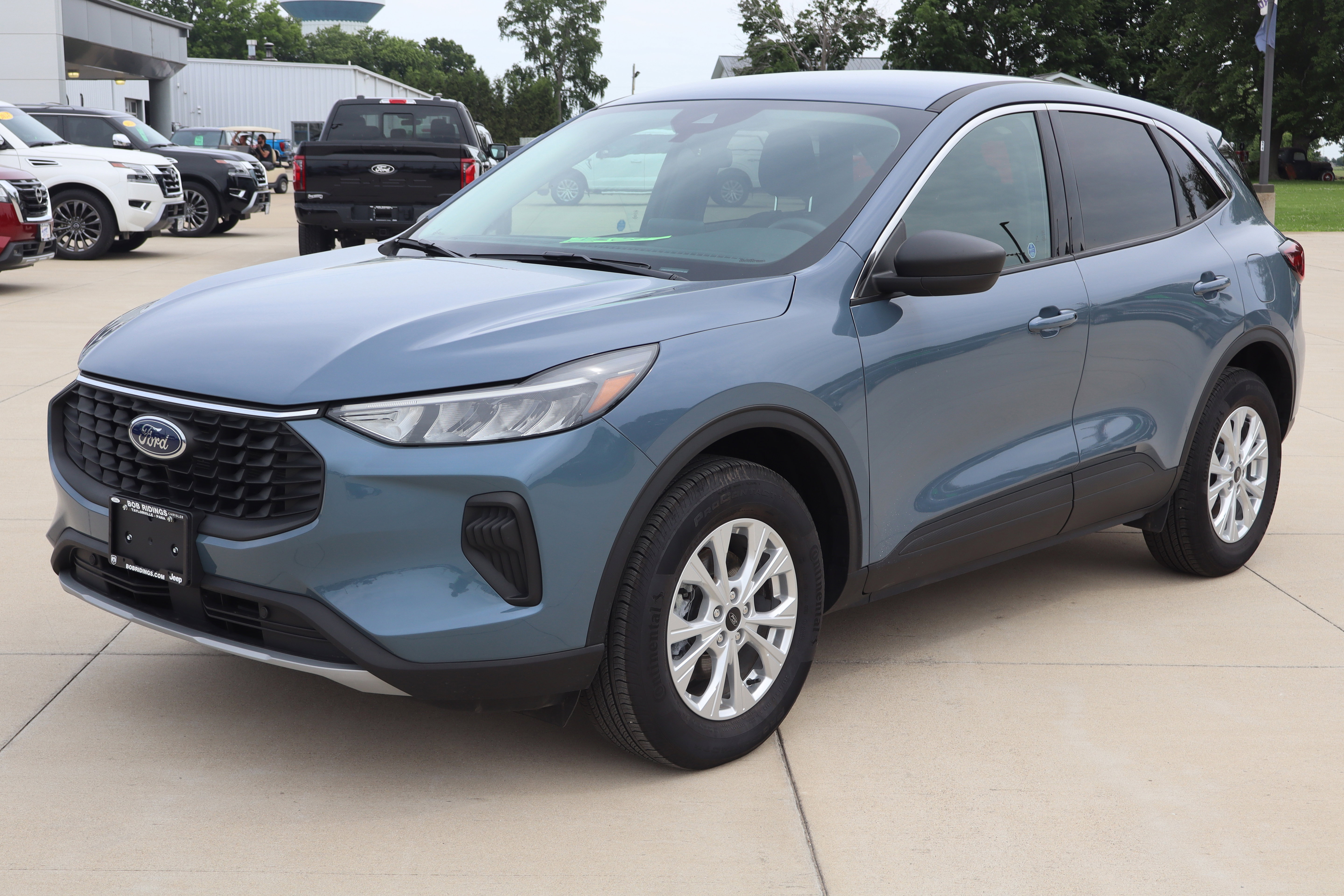 Used 2024 Ford Escape Active AWD/4WD image 2