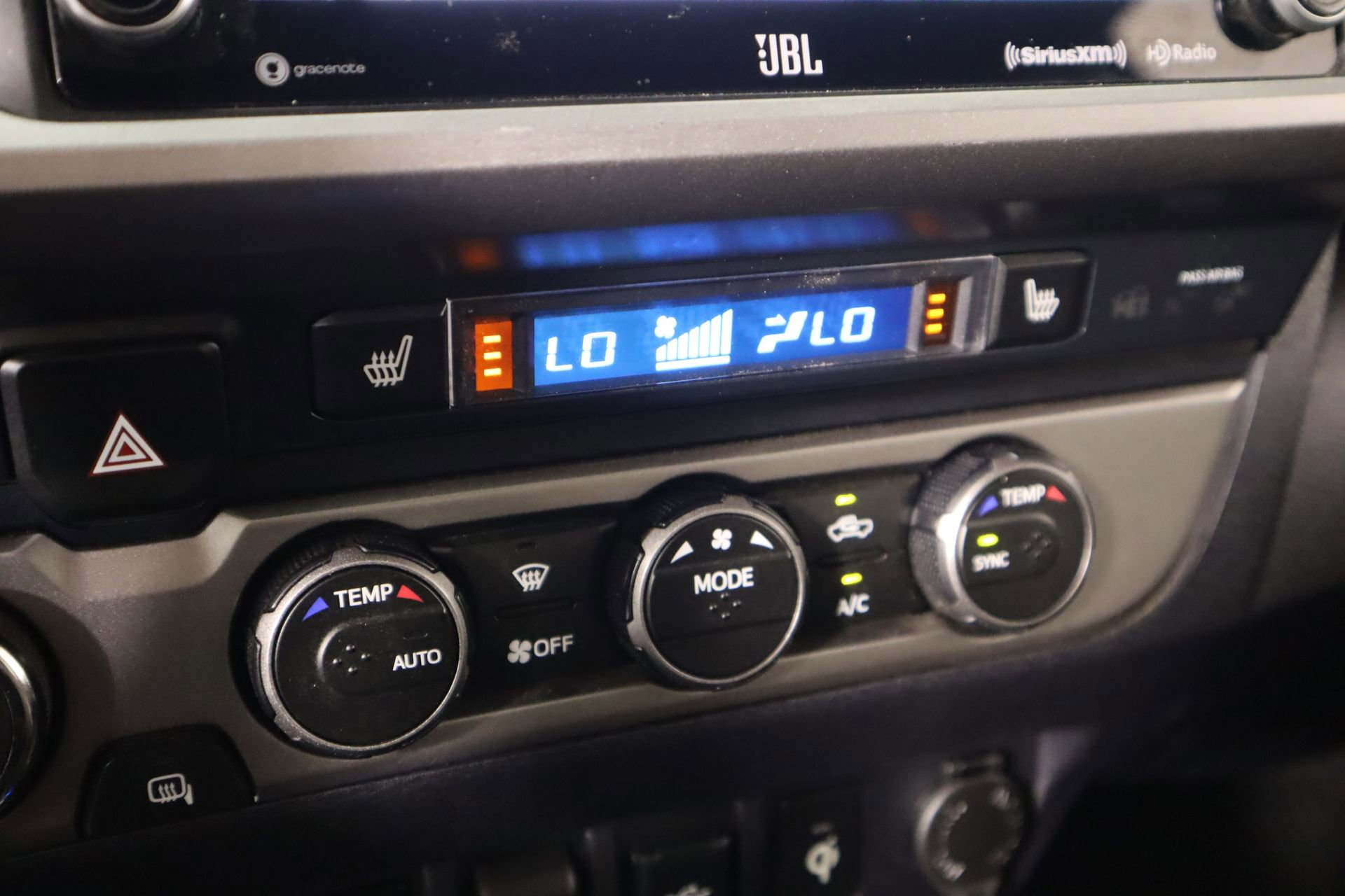 Used 2021 Toyota Tacoma Limited image 10