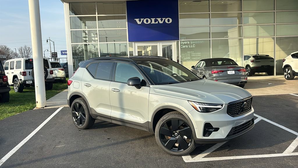 New 2026 Volvo XC40 B5 Ultra w/ Protection Package Premier image 2