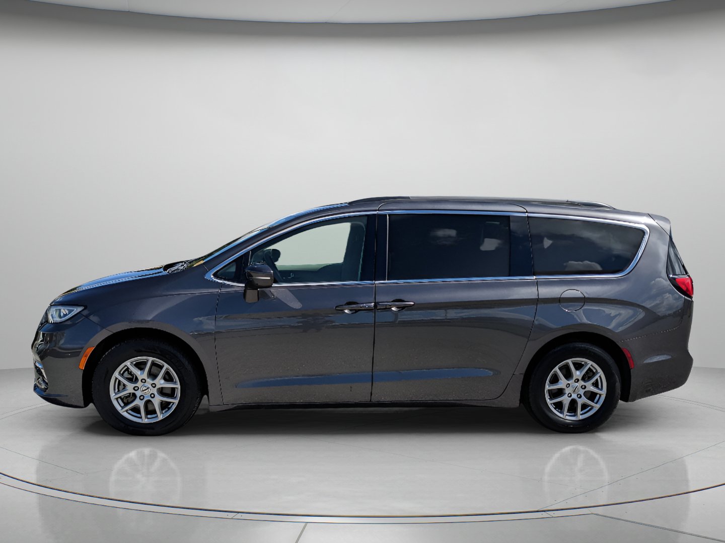 Used 2022 Chrysler Pacifica Touring-L FWD image 5