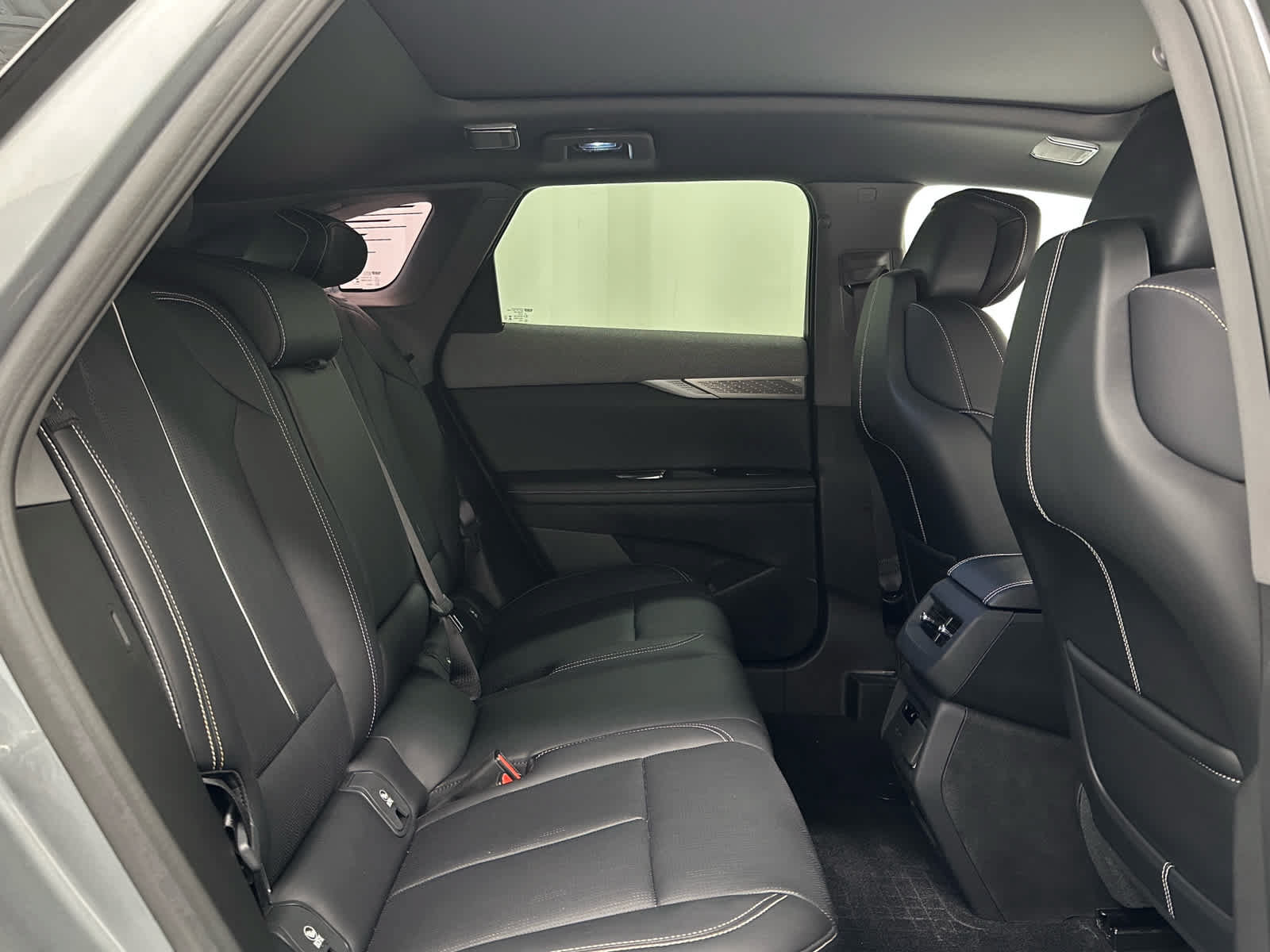 Used 2025 Cadillac Optiq Sport 2 w/ LPO, Floor Liner Package AWD/4WD image 20