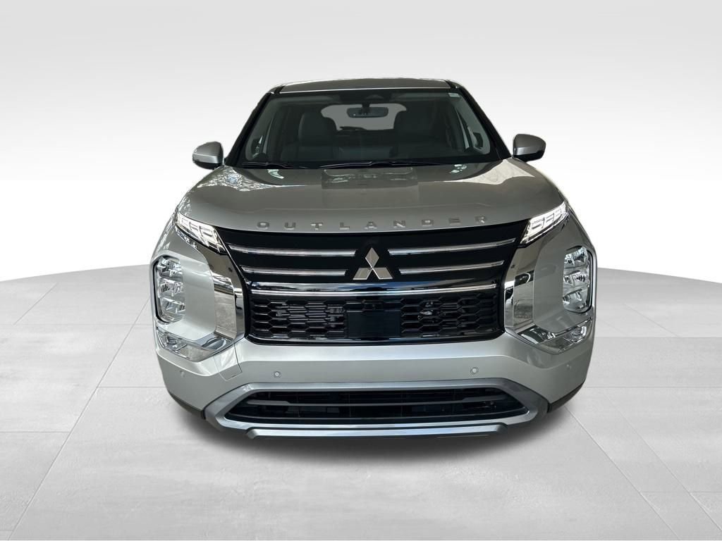 New 2026 Mitsubishi Outlander SE image 13