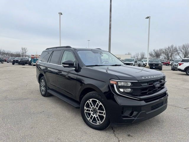 Used 2025 Ford Expedition Active image 1