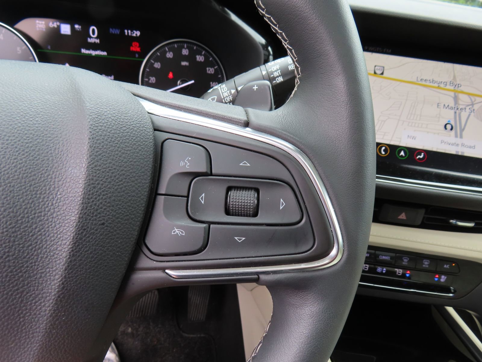 Used 2023 Buick Envision Avenir AWD/4WD image 22