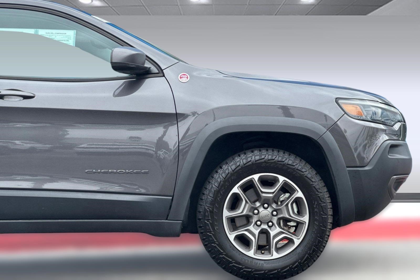 Used 2021 Jeep Cherokee Trailhawk w/ Trailer Tow Group AWD/4WD image 34