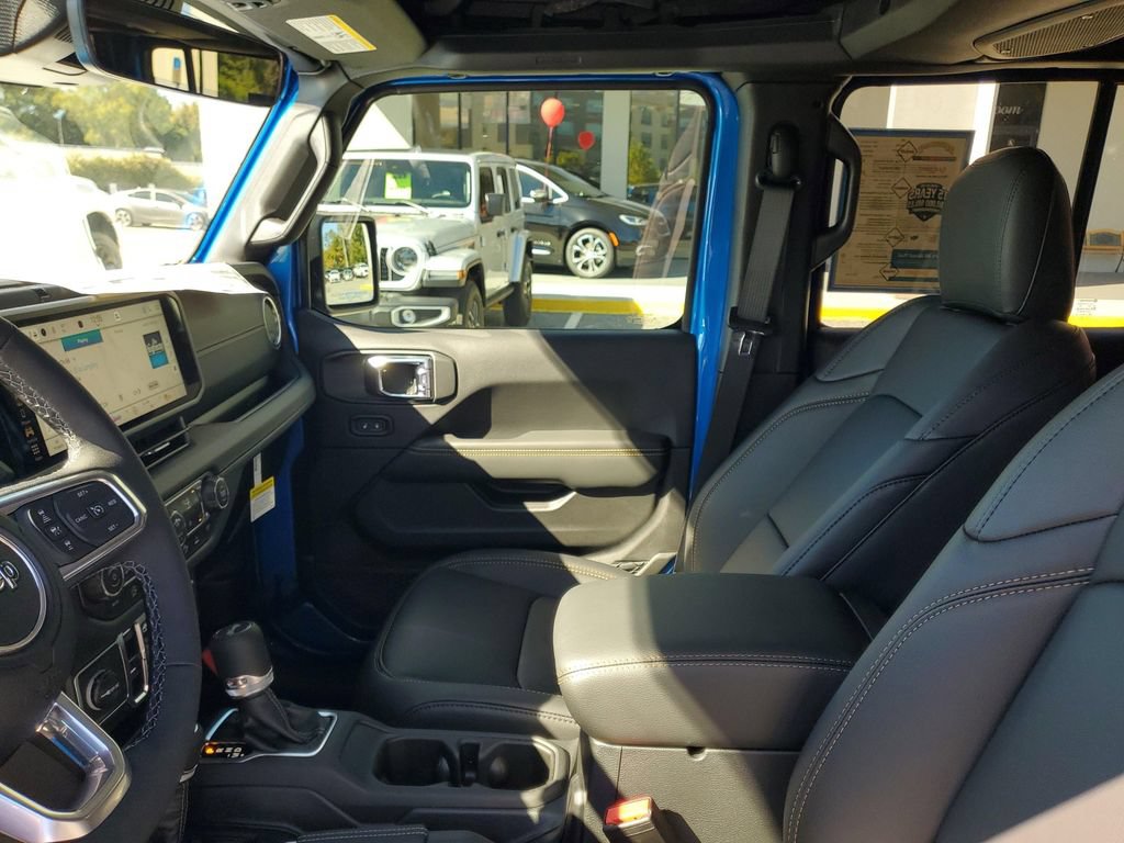 New 2025 Jeep Wrangler Unlimited Sahara AWD/4WD image 17