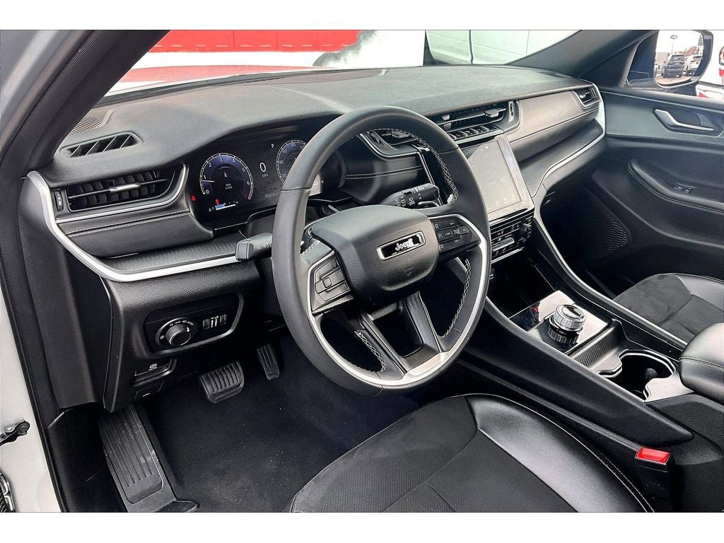 Used 2024 Jeep Grand Cherokee L Laredo AWD/4WD image 14