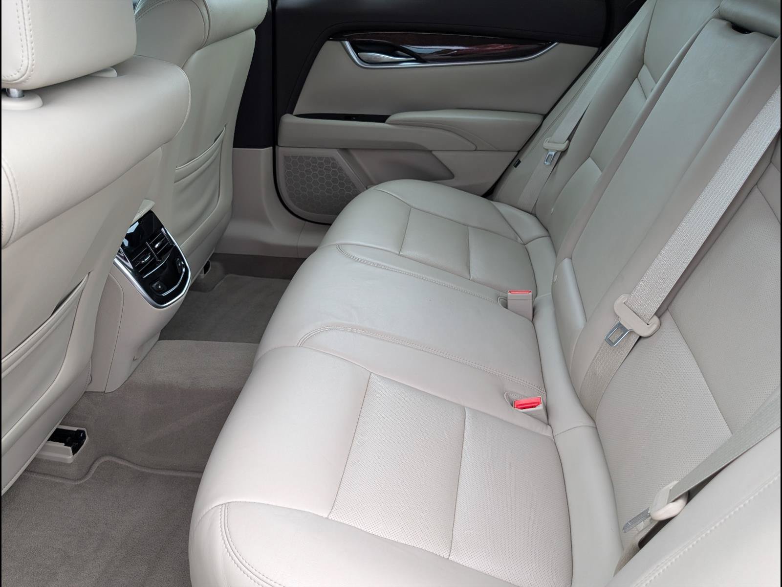 Used 2014 Cadillac XTS Luxury w/ Driver Awareness Package FWD image 11