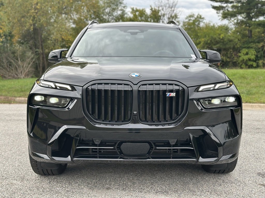 New 2026 BMW X7 M60i image 2
