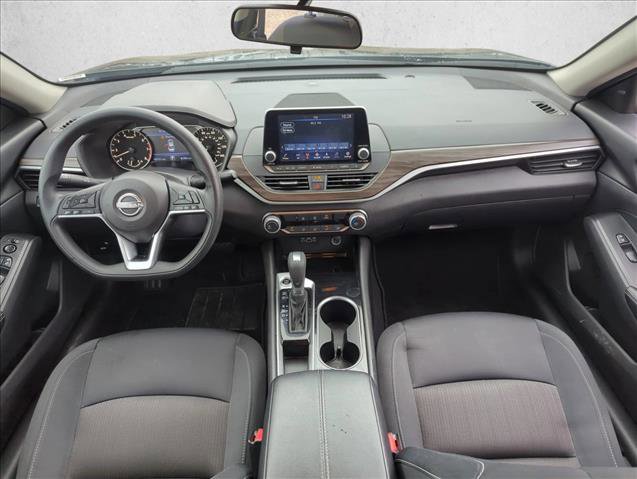 Used 2024 Nissan Altima 2.5 SV image 16