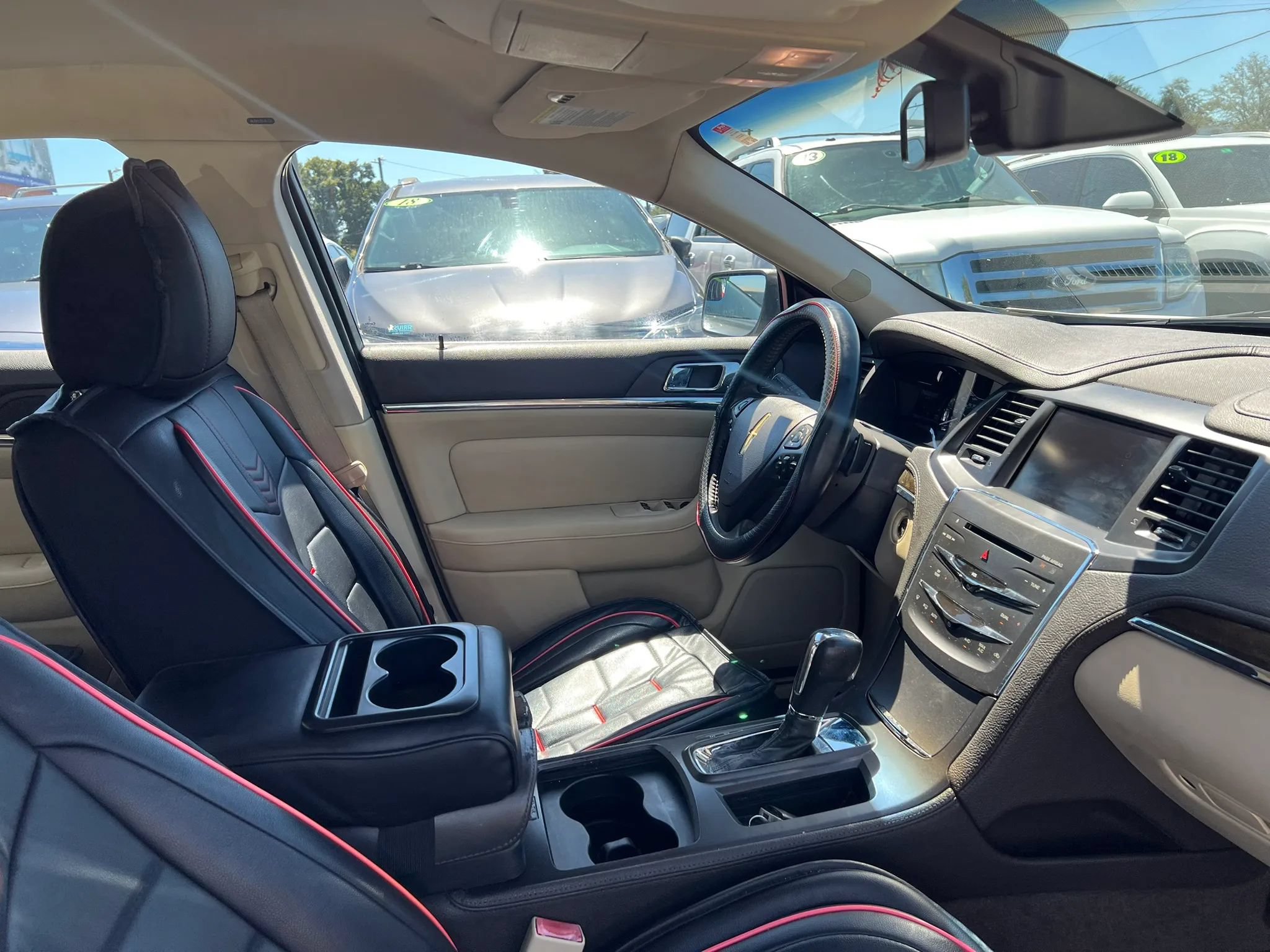 Used 2014 Lincoln MKS FWD image 17