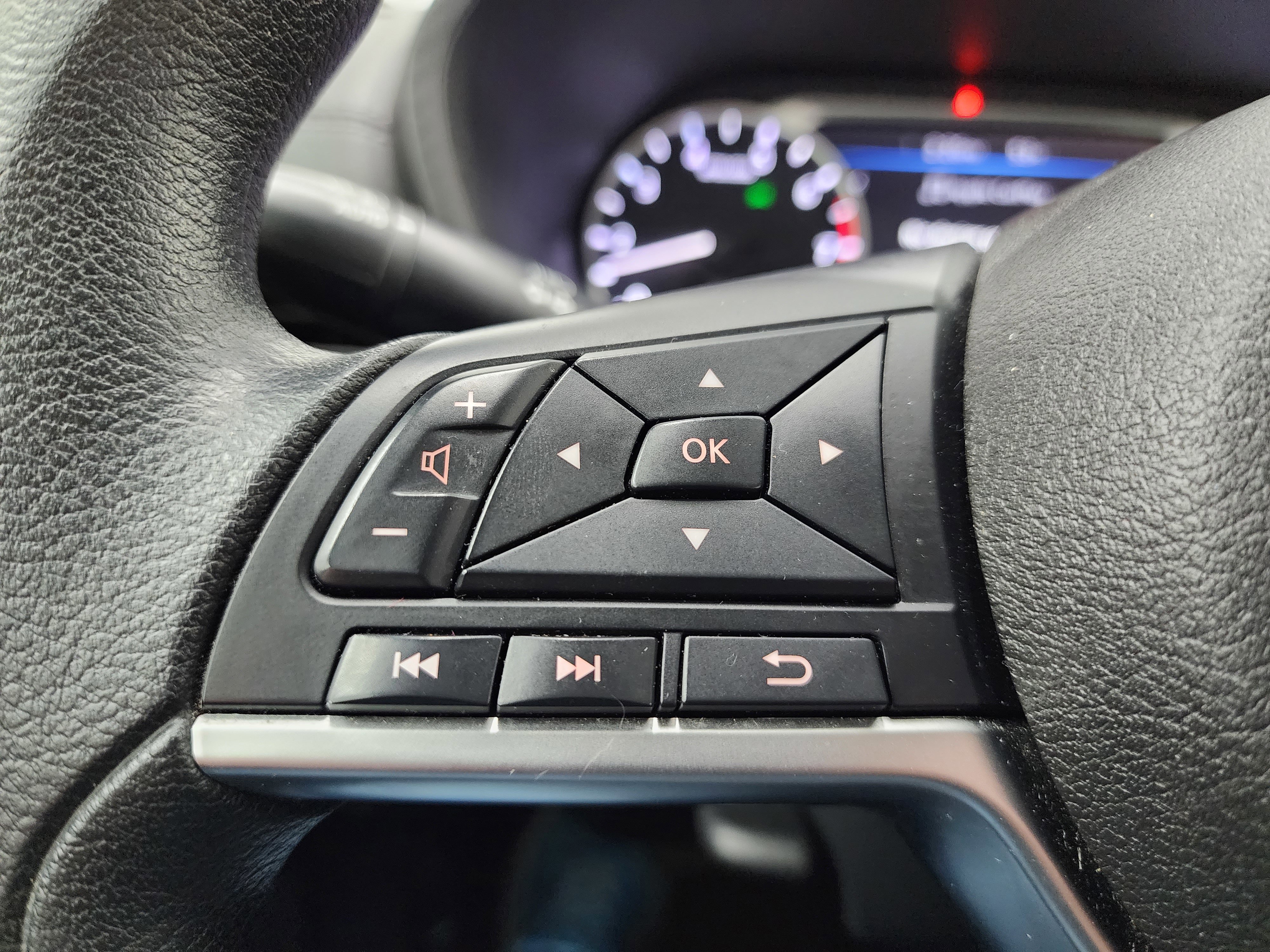 Used 2023 Nissan Sentra SV image 18