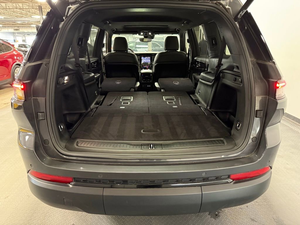 Used 2021 Jeep Grand Cherokee L Laredo AWD/4WD image 23