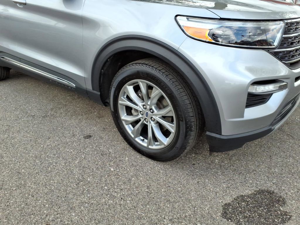 Certified 2024 Ford Explorer XLT w/ Equipment Group 202A AWD/4WD image 5