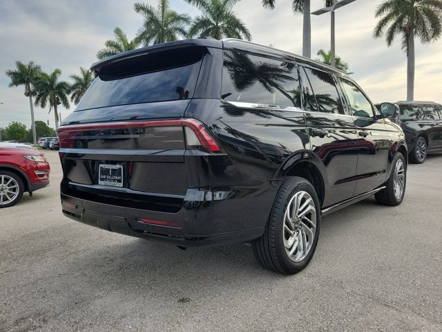Certified 2025 Lincoln Navigator Reserve AWD/4WD image 6