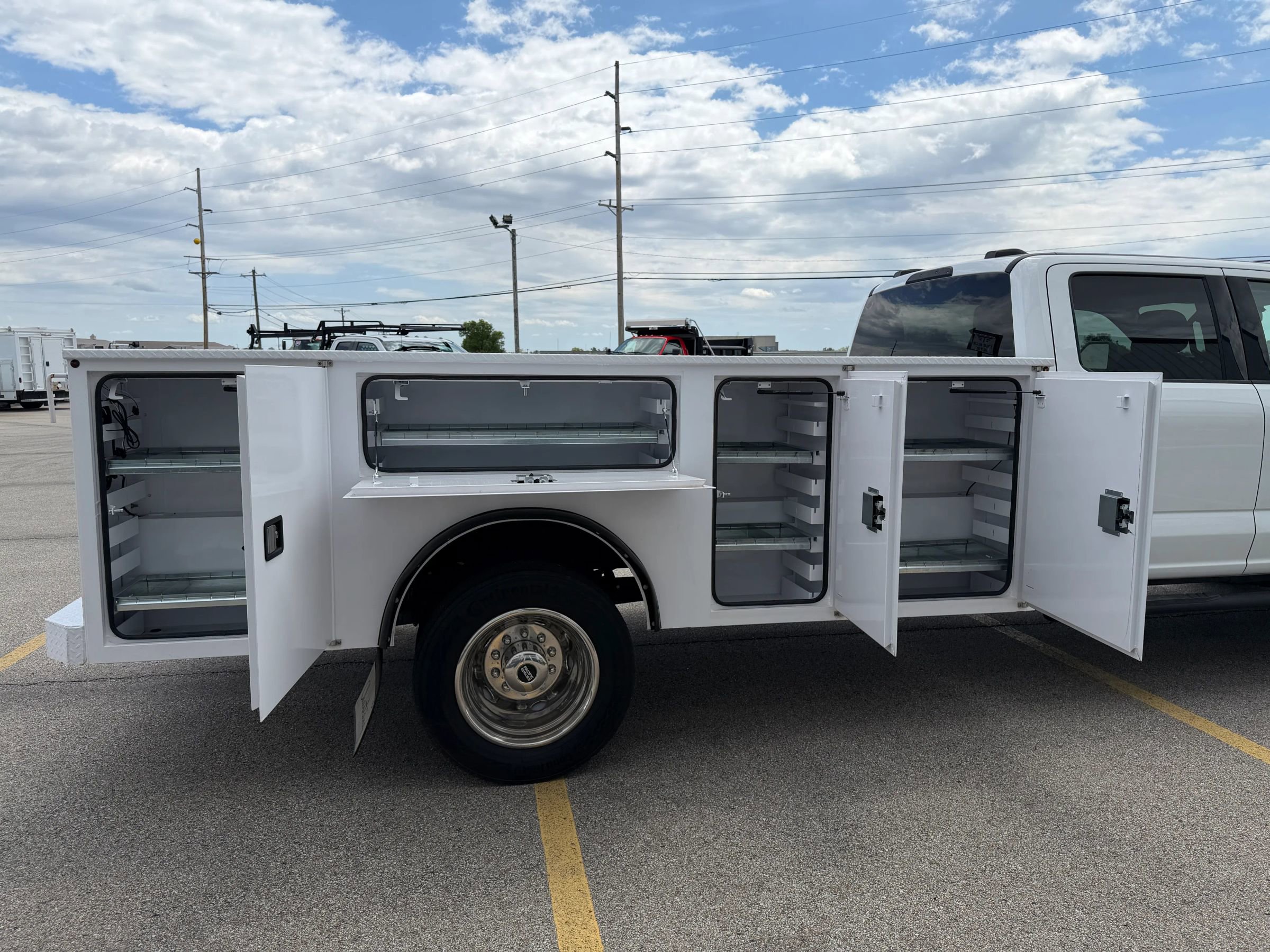 Used 2024 Ford F550 4x4 Crew Cab Super Duty w/ XLT Value Package image 7