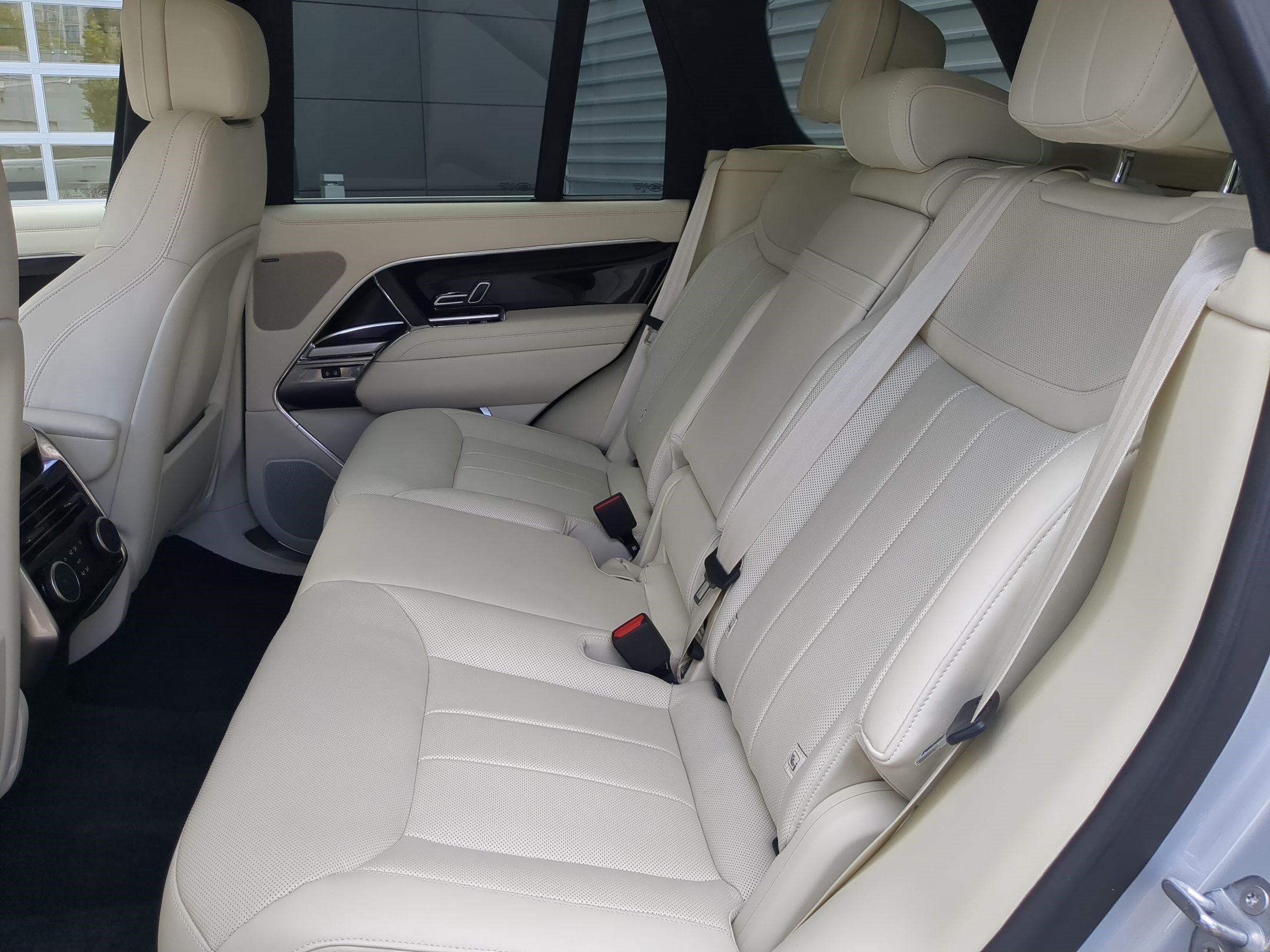 Used 2023 Land Rover Range Rover SE AWD/4WD image 30