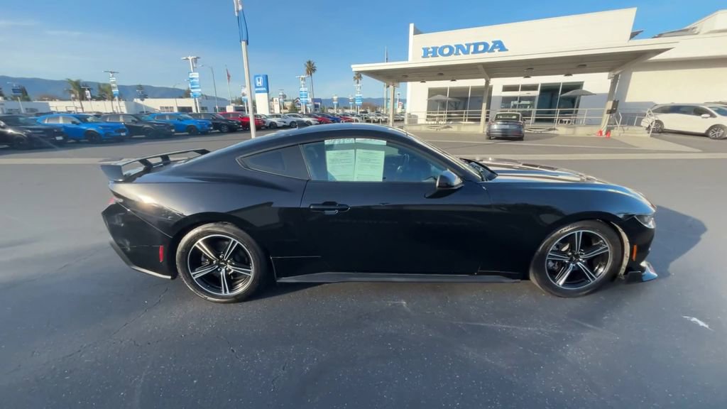 Used 2024 Ford Mustang Coupe image 9