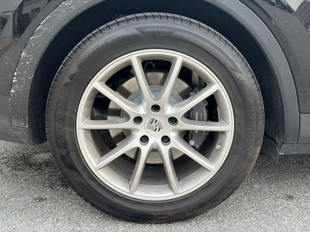 Used 2024 Porsche Cayenne image 26