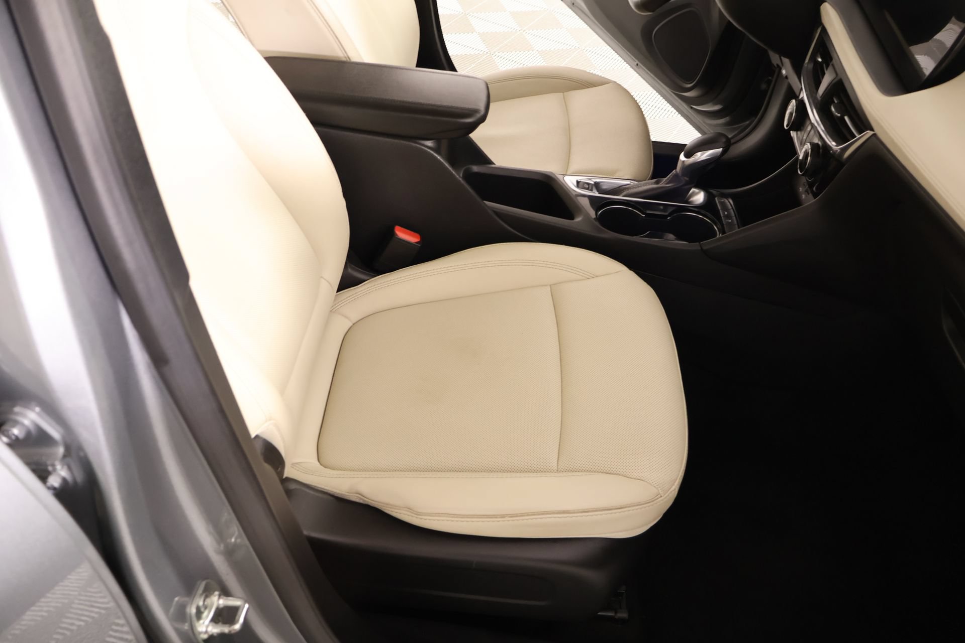 Used 2025 Buick Encore GX Sport Touring w/ Comfort Package FWD image 13