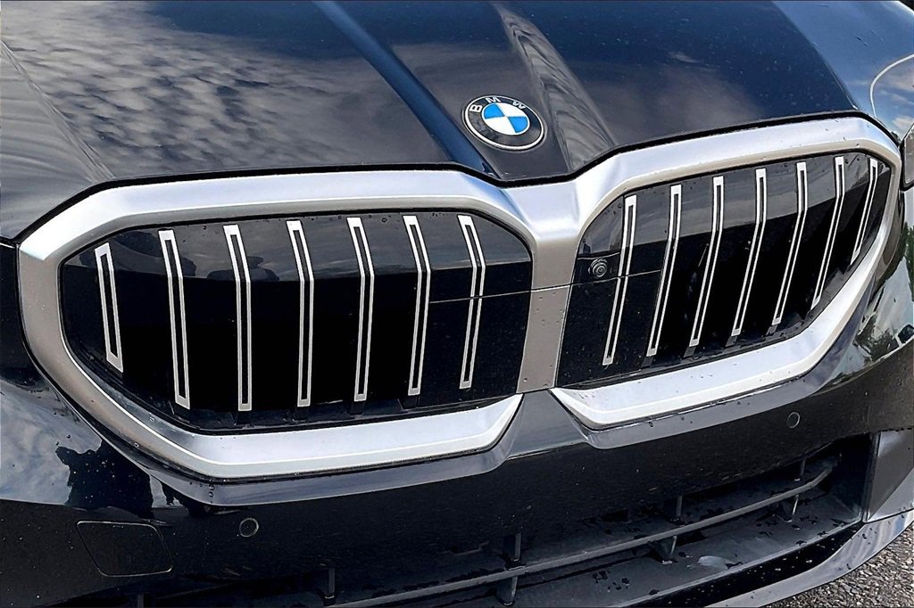 Used 2024 BMW 530i image 28