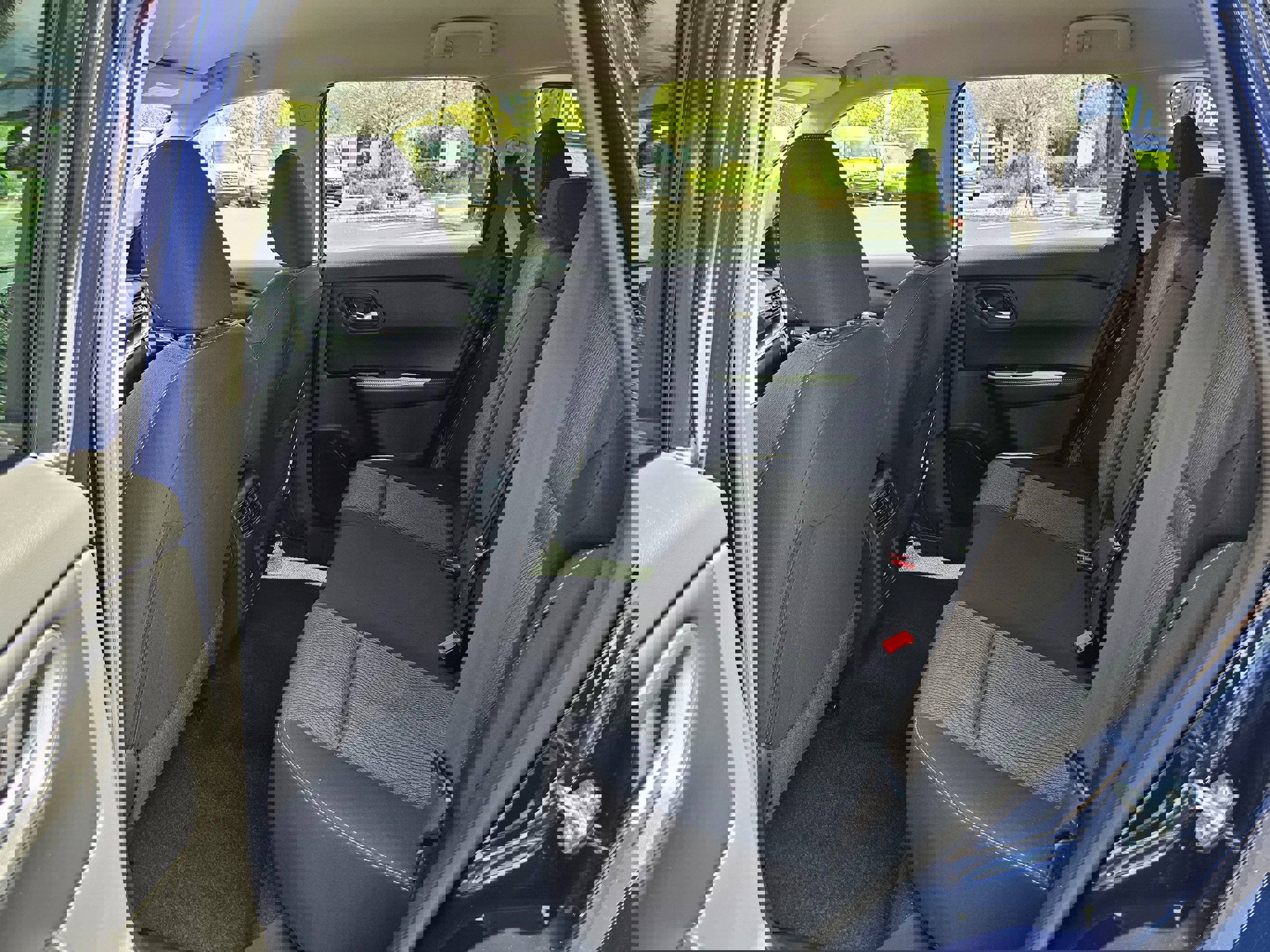 Used 2025 Nissan Rogue SV image 16