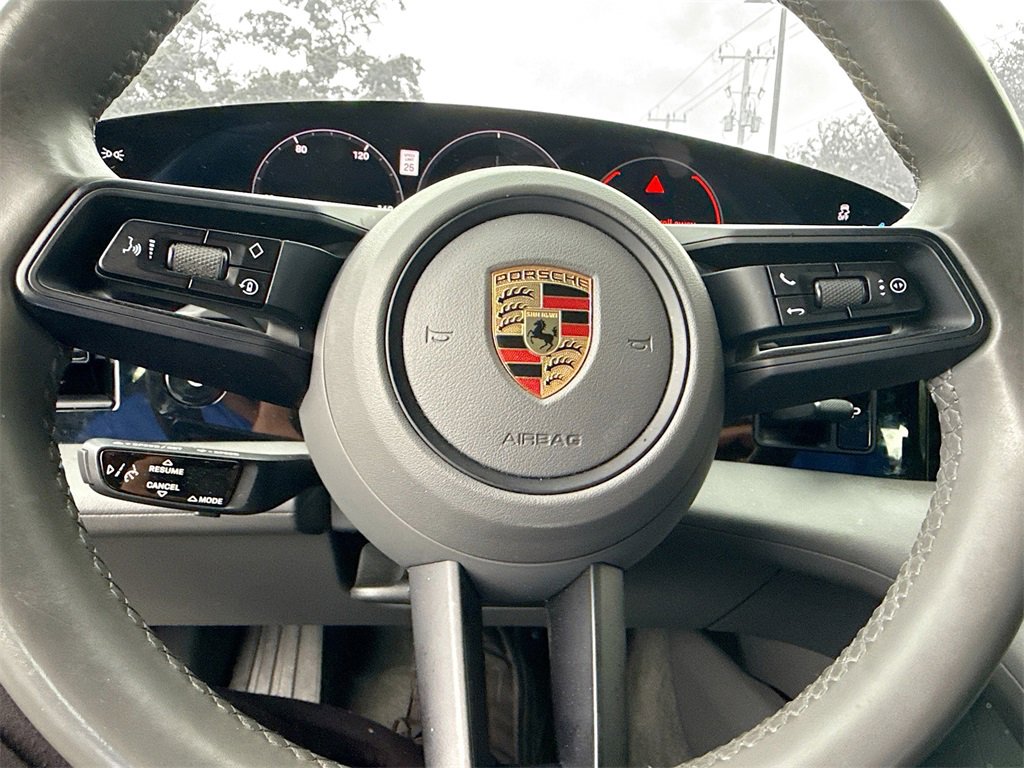 Used 2021 Porsche Taycan image 22