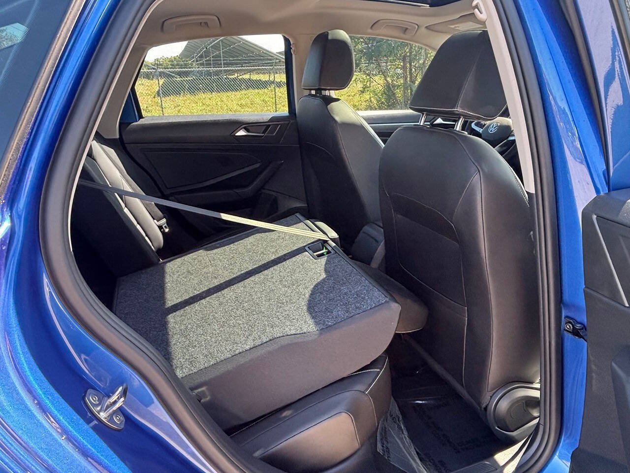 Used 2024 Volkswagen Jetta SE w/ Panoramic Sunroof Package FWD image 11
