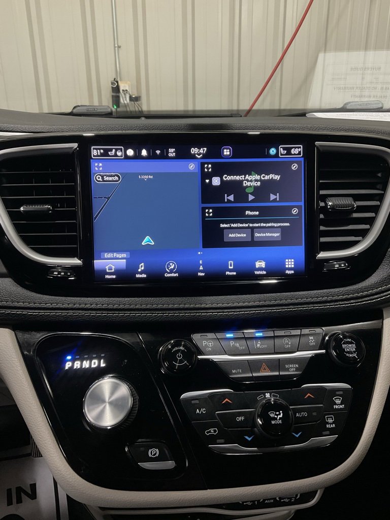 Used 2022 Chrysler Pacifica Touring-L w/ Uconnect Theater Family Group image 19