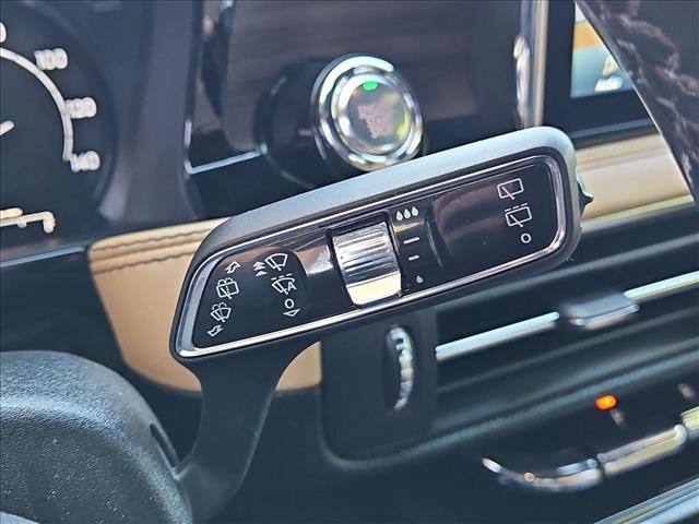 Used 2020 Lincoln Corsair Reserve AWD/4WD image 16