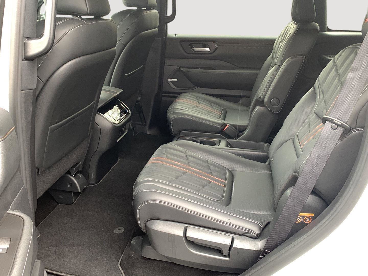 New 2026 Nissan Armada PRO-4X AWD/4WD image 17