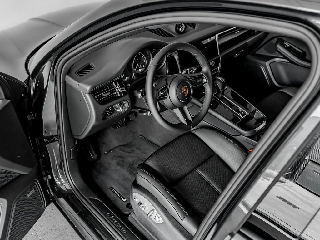 New 2026 Porsche Macan image 4