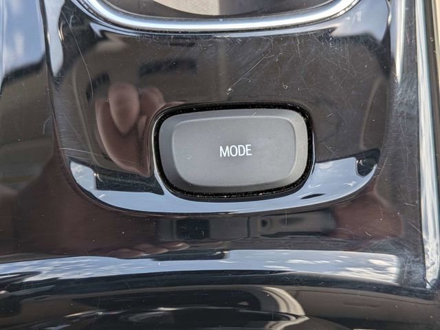 Used 2023 Buick Envision Avenir image 25