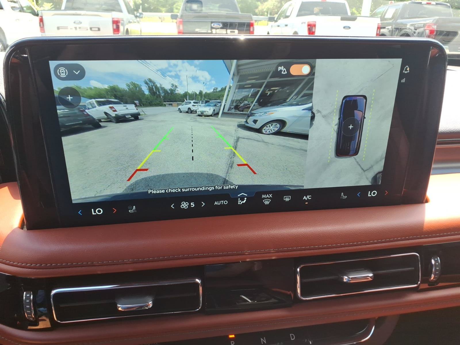 Used 2025 Lincoln Aviator Reserve AWD/4WD image 11