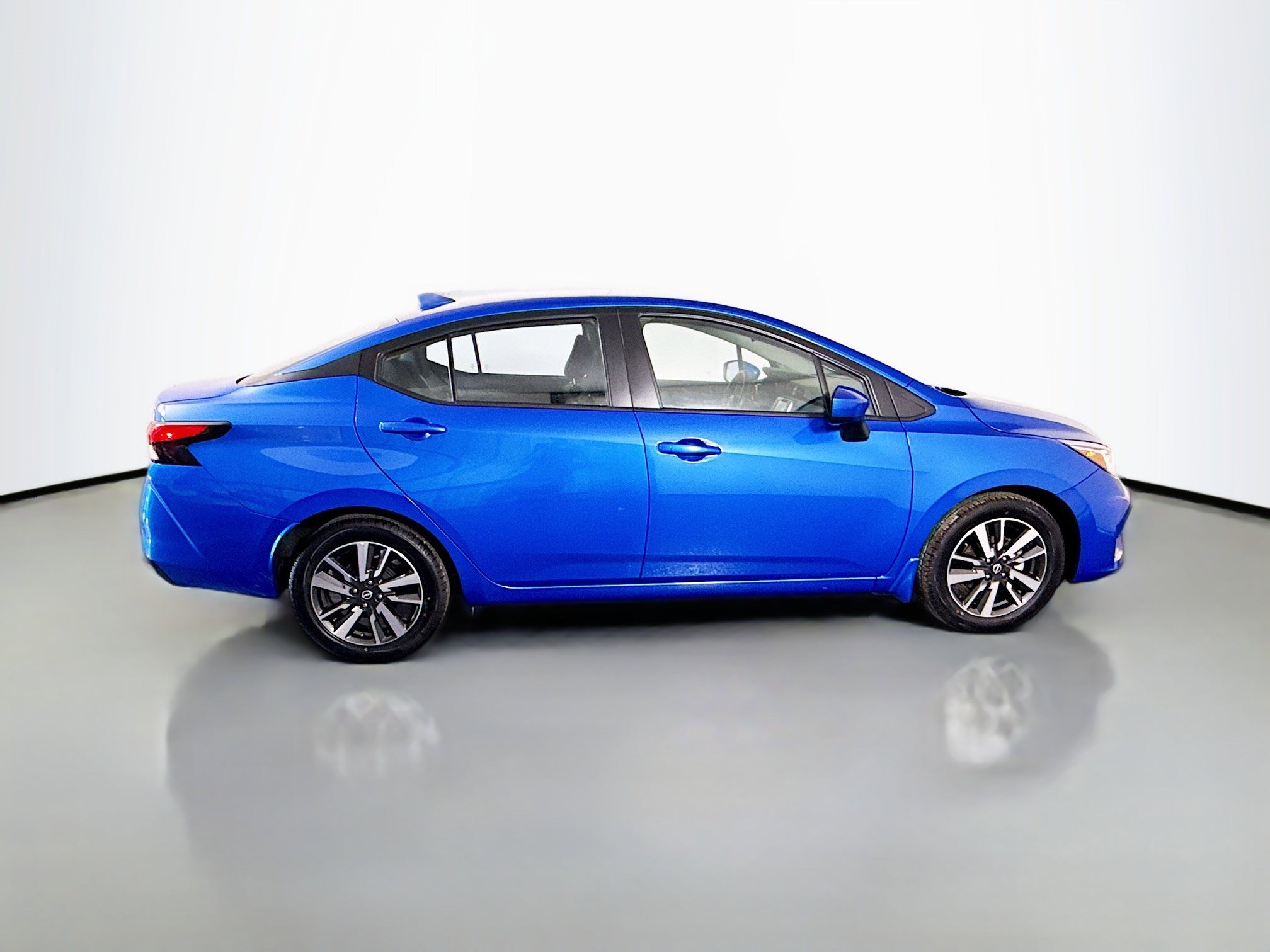 Used 2024 Nissan Versa SV w/ Trunk Package image 11