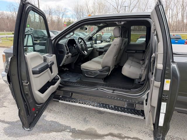 Used 2018 Ford F250 XLT w/ XLT Premium Package image 13