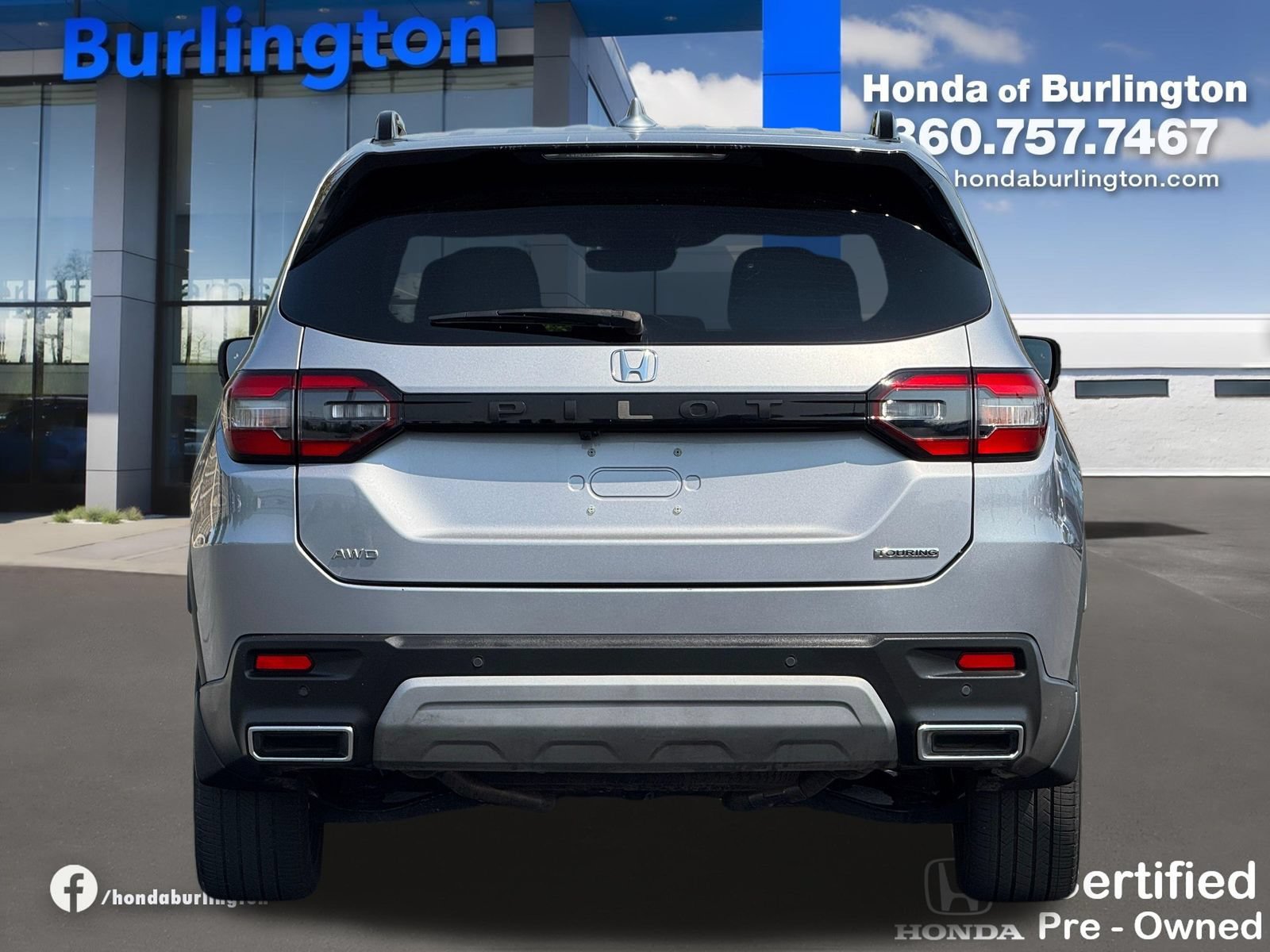Used 2023 Honda Pilot Touring image 6