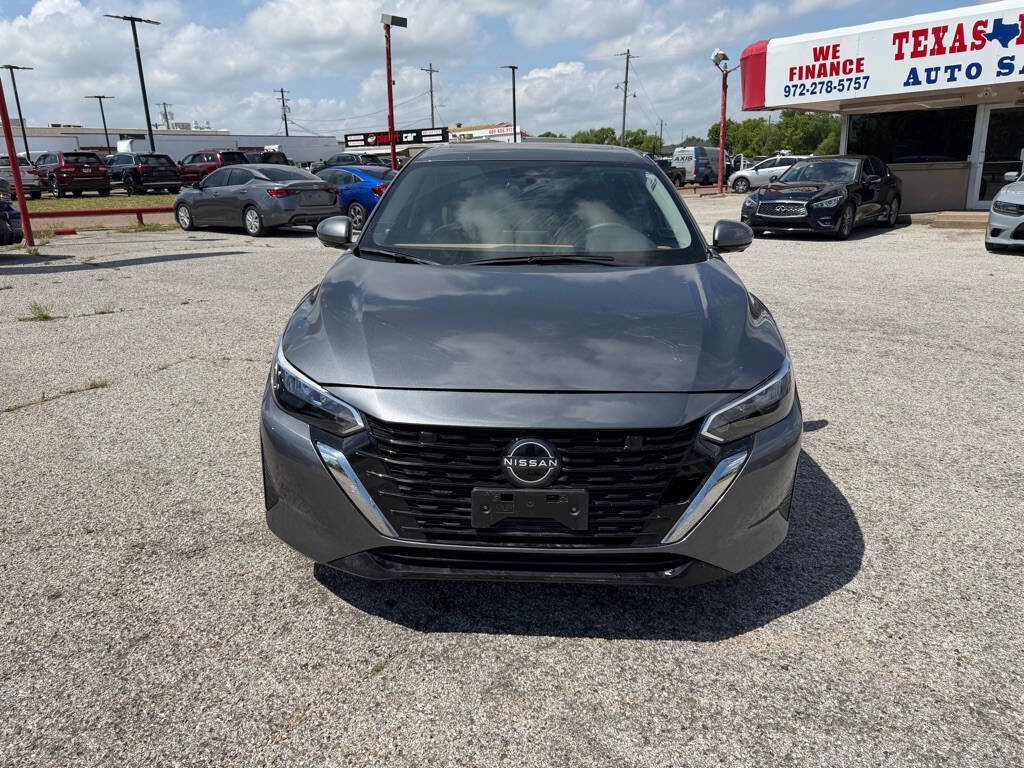 Used 2025 Nissan Sentra SV w/ SV Premium Package image 2