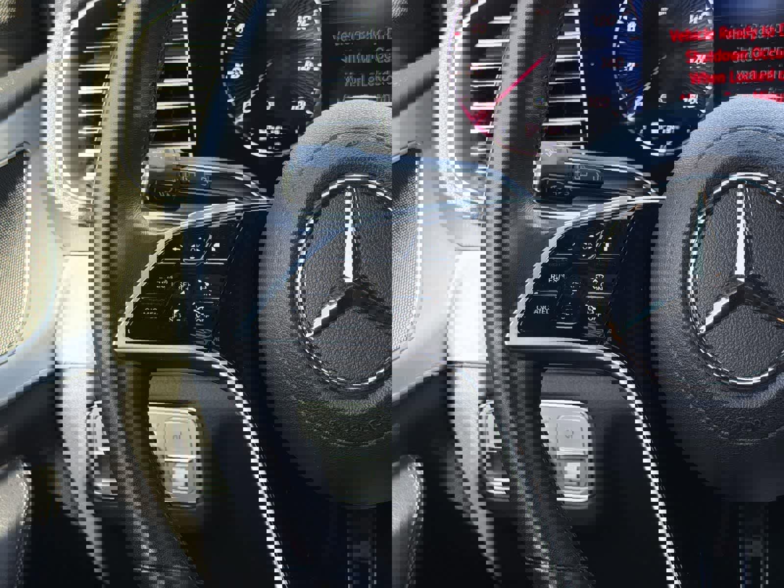 Used 2024 Mercedes-Benz GLE 450e 4MATIC image 13