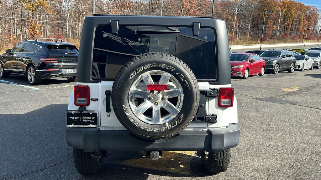 Used 2017 Jeep Wrangler Unlimited Sahara w/ Connectivity Group image 4