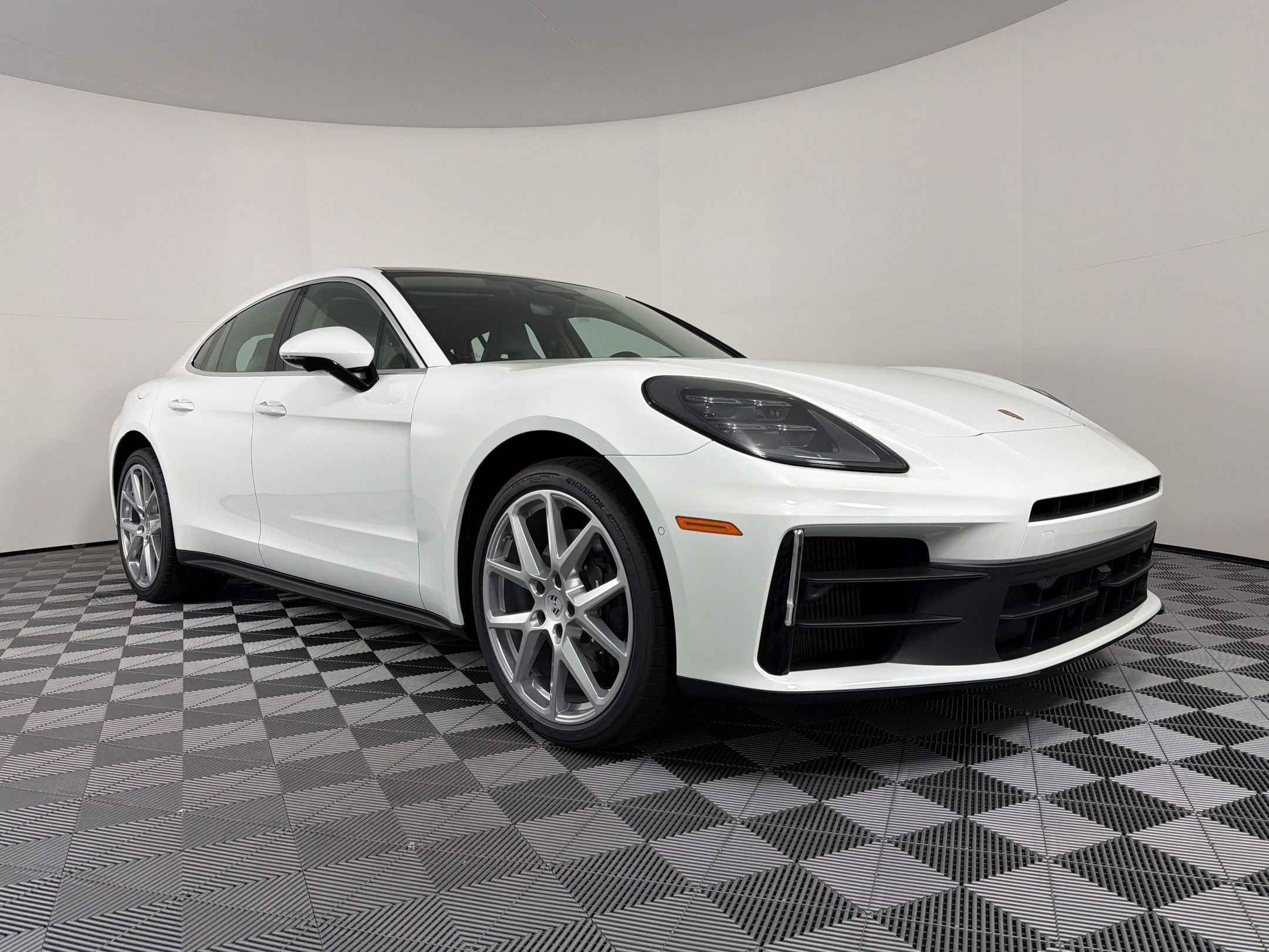 New 2026 Porsche Panamera image 7