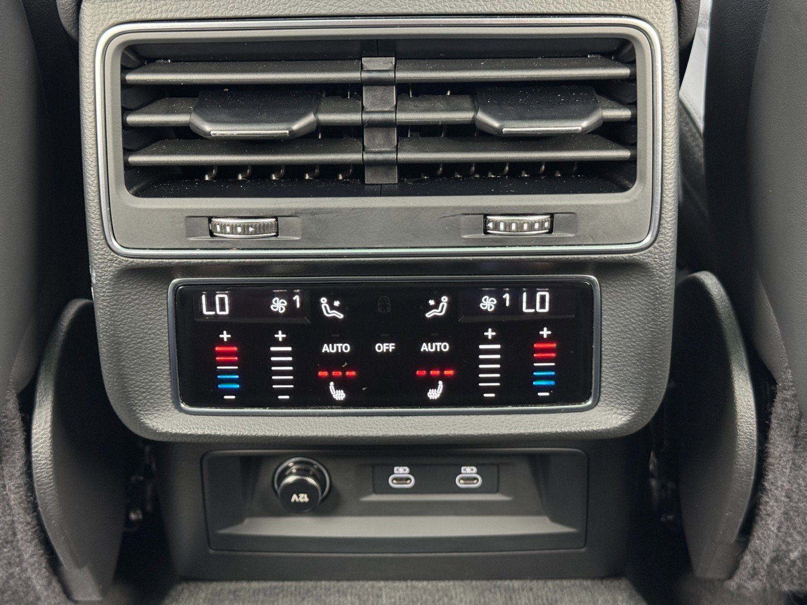 Used 2022 Audi Q7 Premium Plus image 32