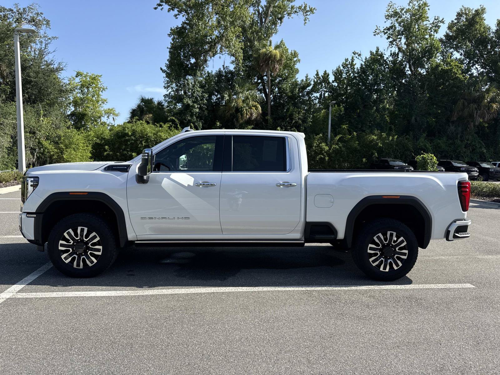 Used 2025 GMC Sierra 2500 Denali Ultimate AWD/4WD image 7