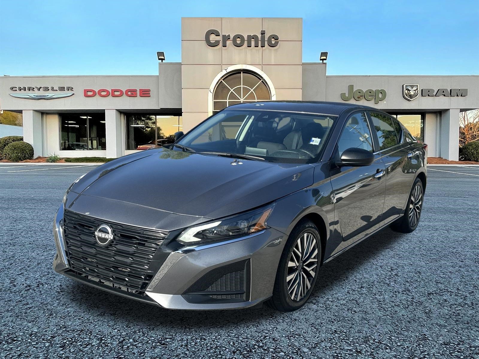 Used 2025 Nissan Altima 2.5 SV FWD image 7