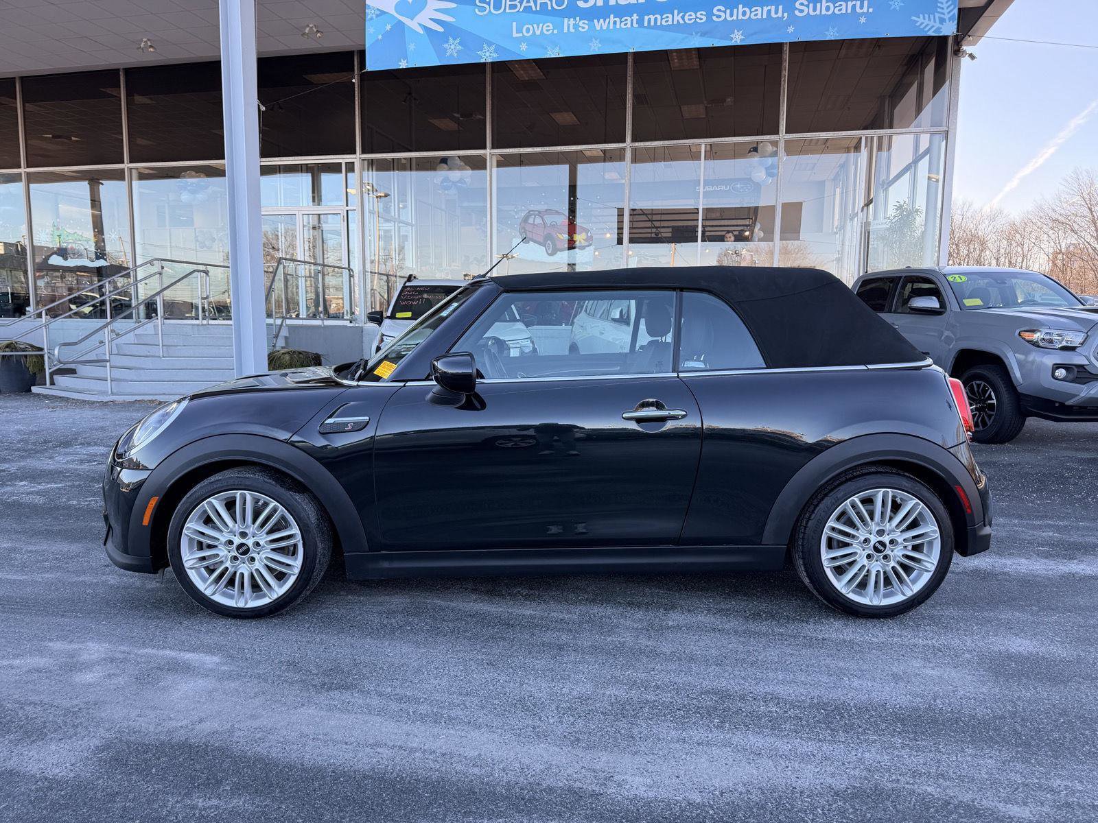 Used 2023 MINI Cooper S image 3