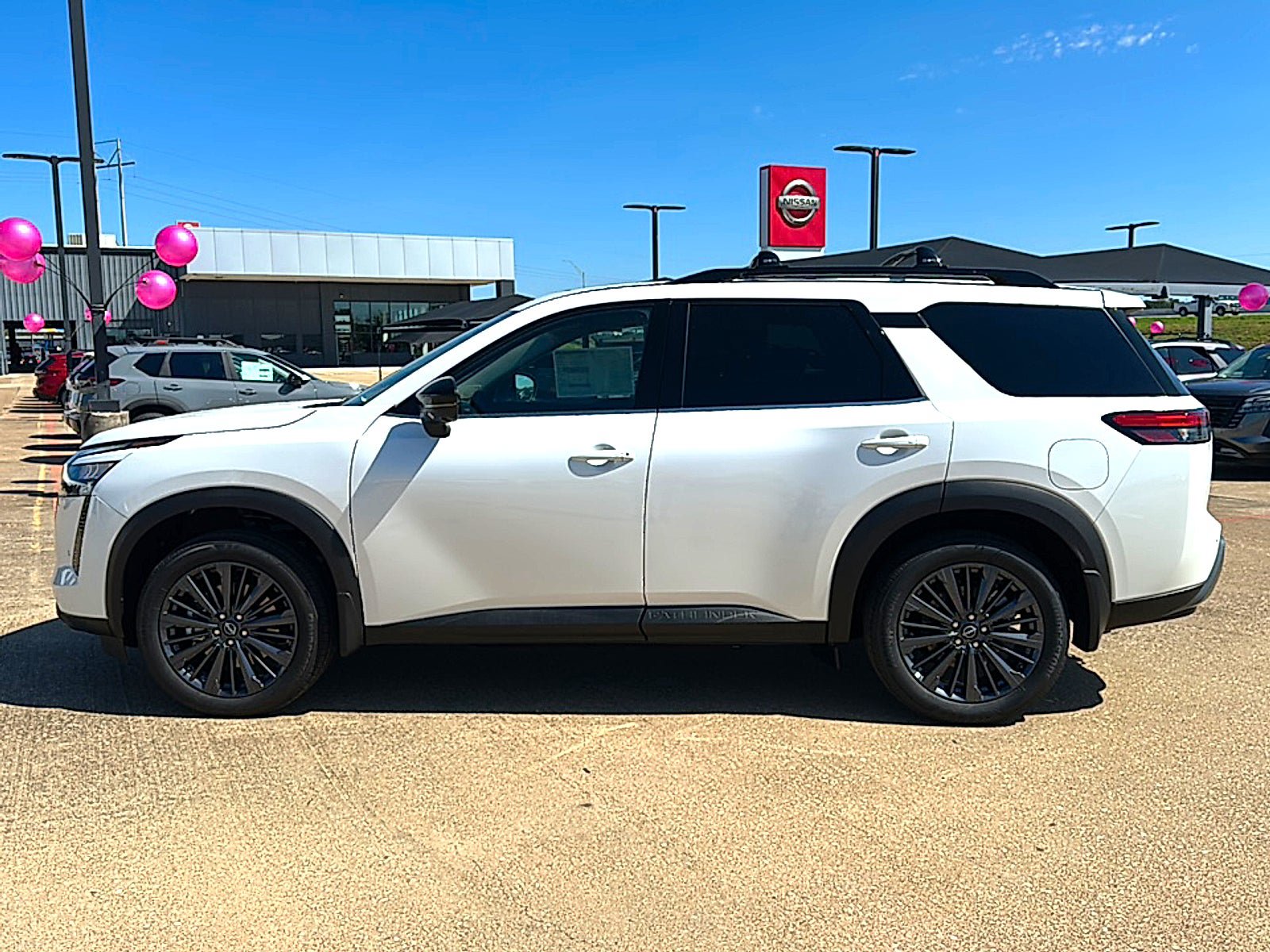New 2026 Nissan Pathfinder SL w/ SL Premium Package FWD image 5